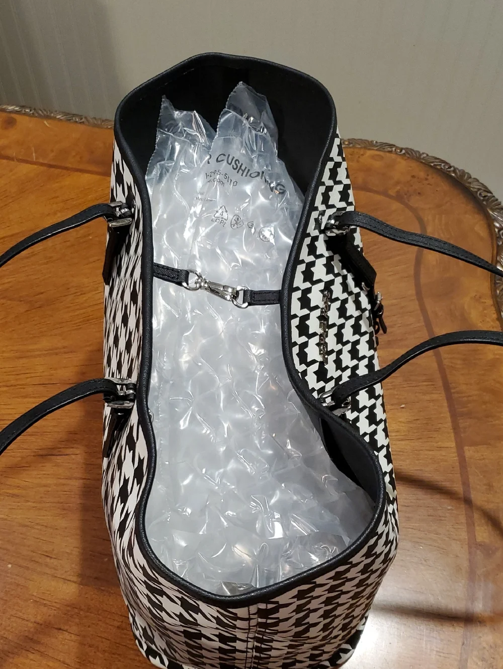 Michael Kors Large Jet Set Travel Tote Houndstooth